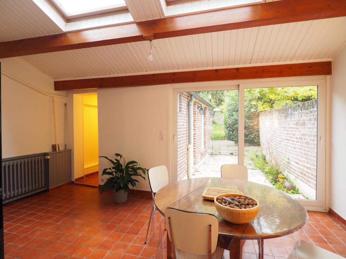 Elegant Bourgeoise Style House With Garden Villa Laon Bagian luar foto