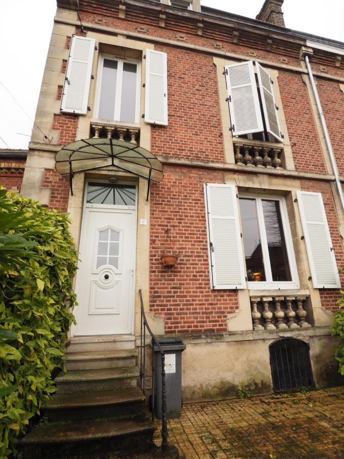 Elegant Bourgeoise Style House With Garden Villa Laon Bagian luar foto